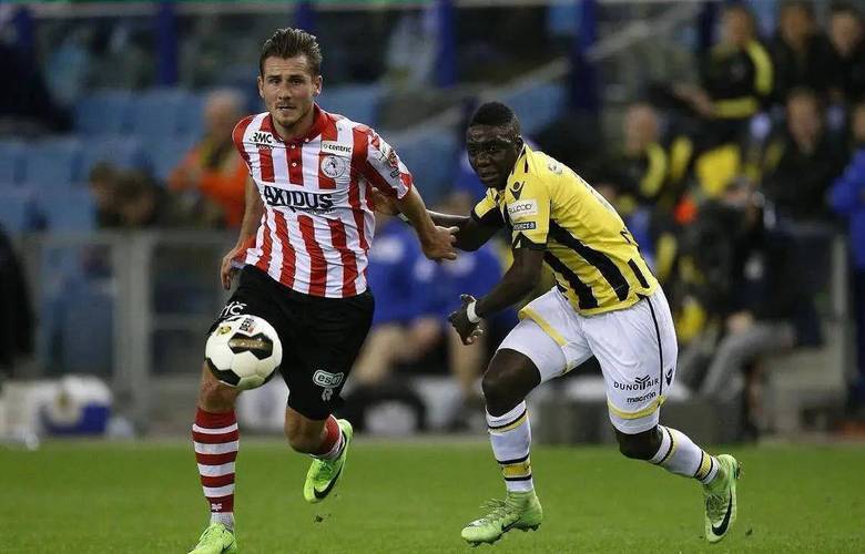 露了我们在 露了我们在